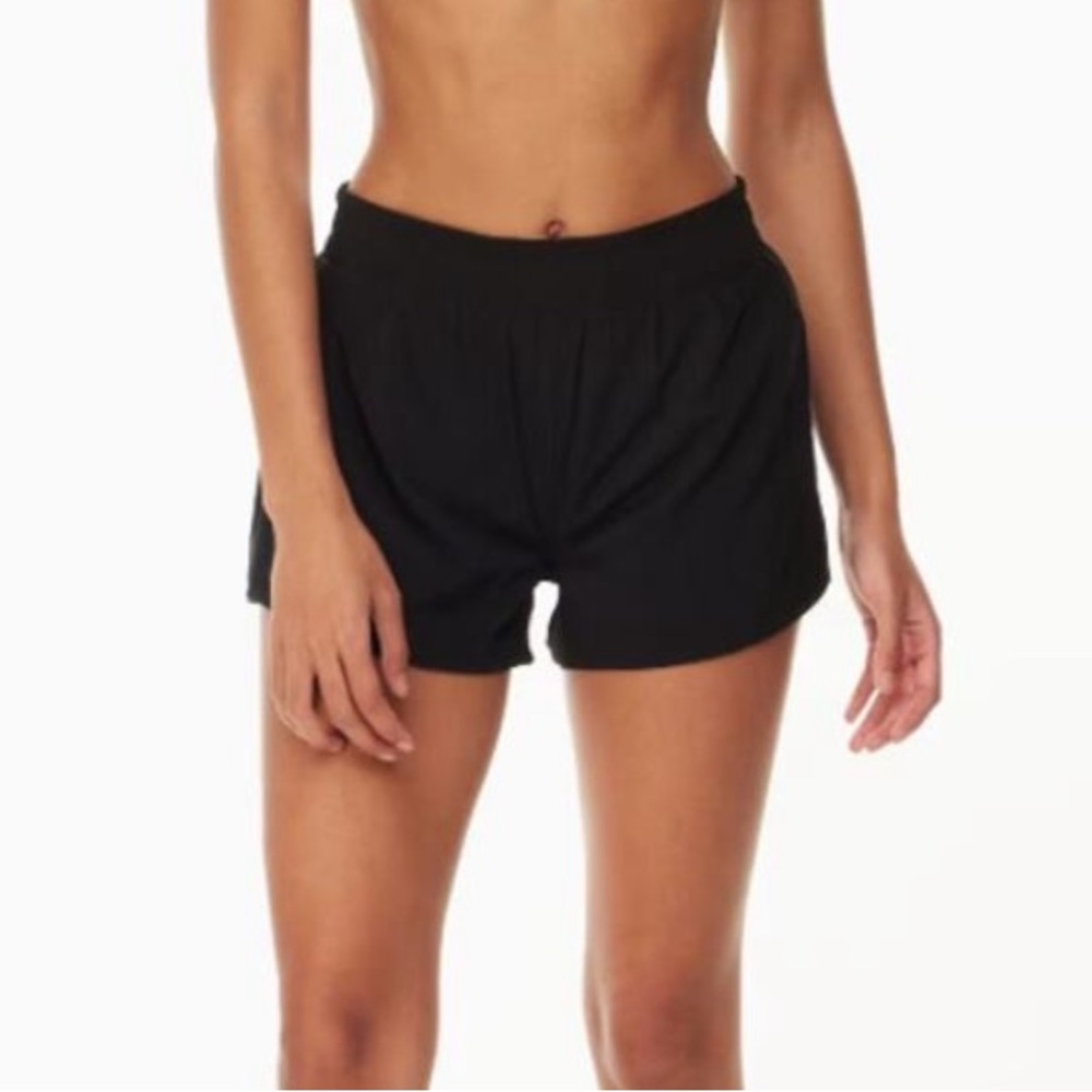 Aritzia tna tnaction black running shorts 3” spandex size S